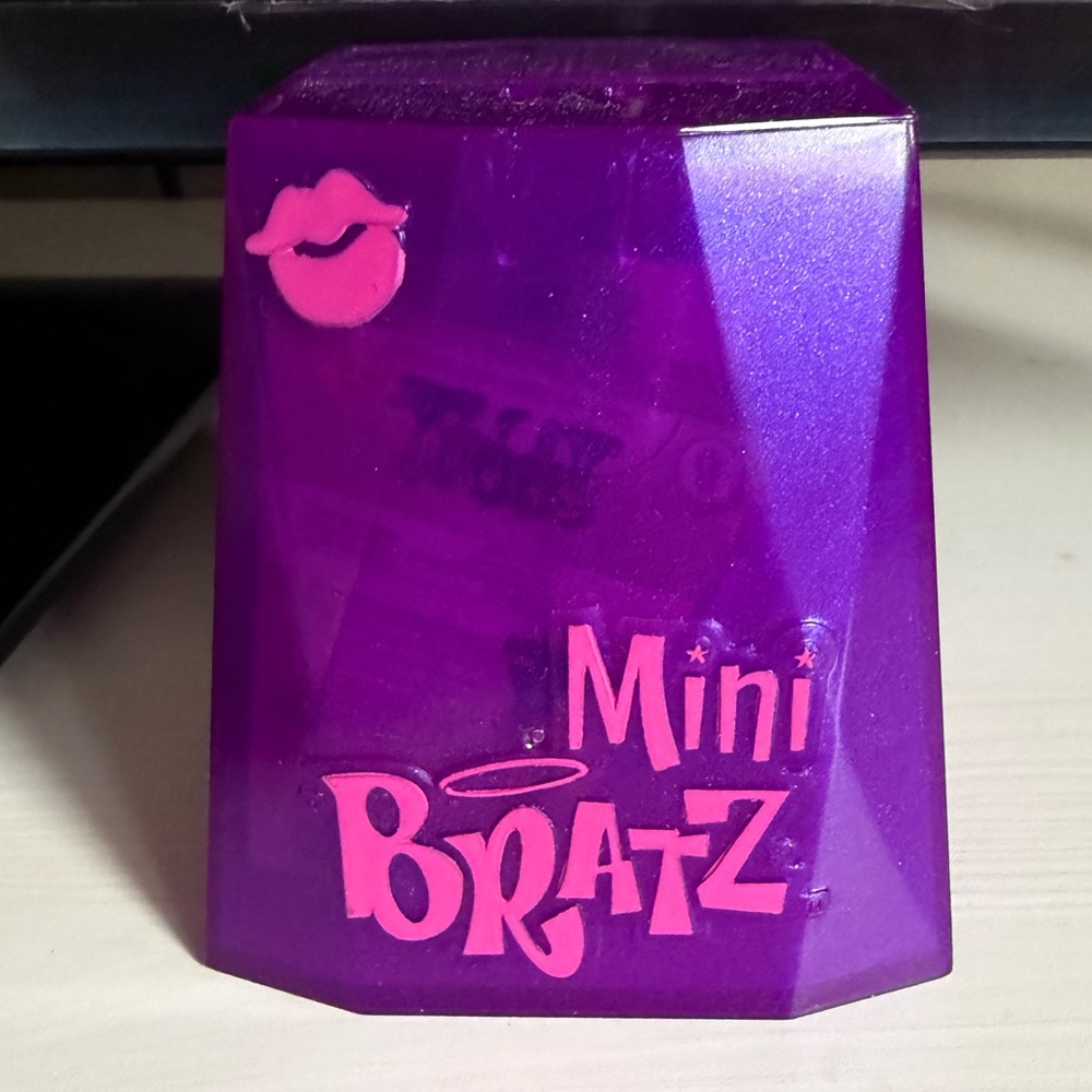 Mini Bratz - Picture 2 of 2